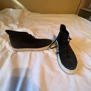 Stylish Shoes - Common Projects